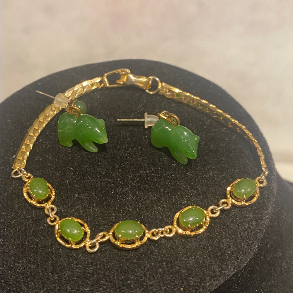 Real Green jade Bear Earrings & gold jade bracelet